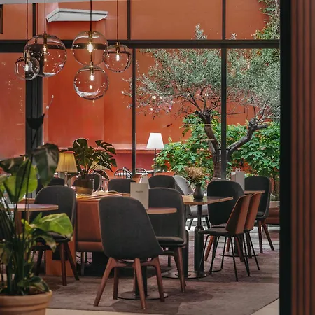 ドローイング ホテル