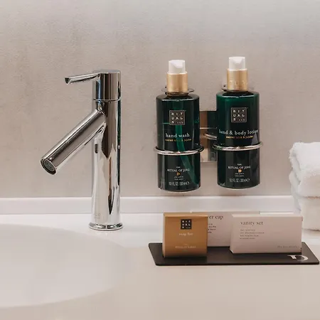 ホテル ドローイング 4*