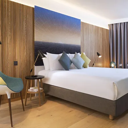 ホテル ドローイング 4*